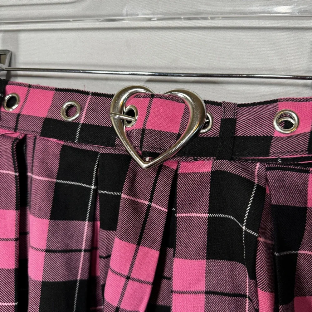 Hot Topic Pink Black Plaid Pleated Mini Skirt Heart Buckle Belt O Ring Detail SM